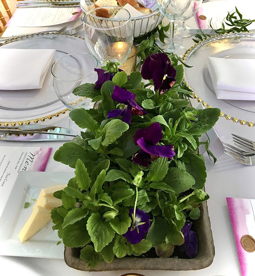 Fin en Fleurs | 2955 Fraser St, Vancouver, BC V5T 3W2, Canada | Phone: (604) 404-8897