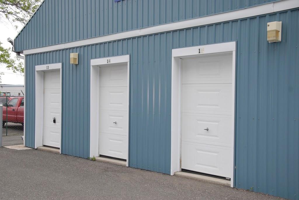 Les Entrepôts De La Berge | 1 Rue Bernard-Laberge, Sainte-Martine, QC J0S 1V0, Canada | Phone: (514) 794-7978