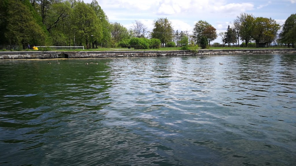 Hotel Victoria Inc | 21 Rue Principale, Les Coteaux, QC J7X 1A1, Canada | Phone: (450) 267-9014