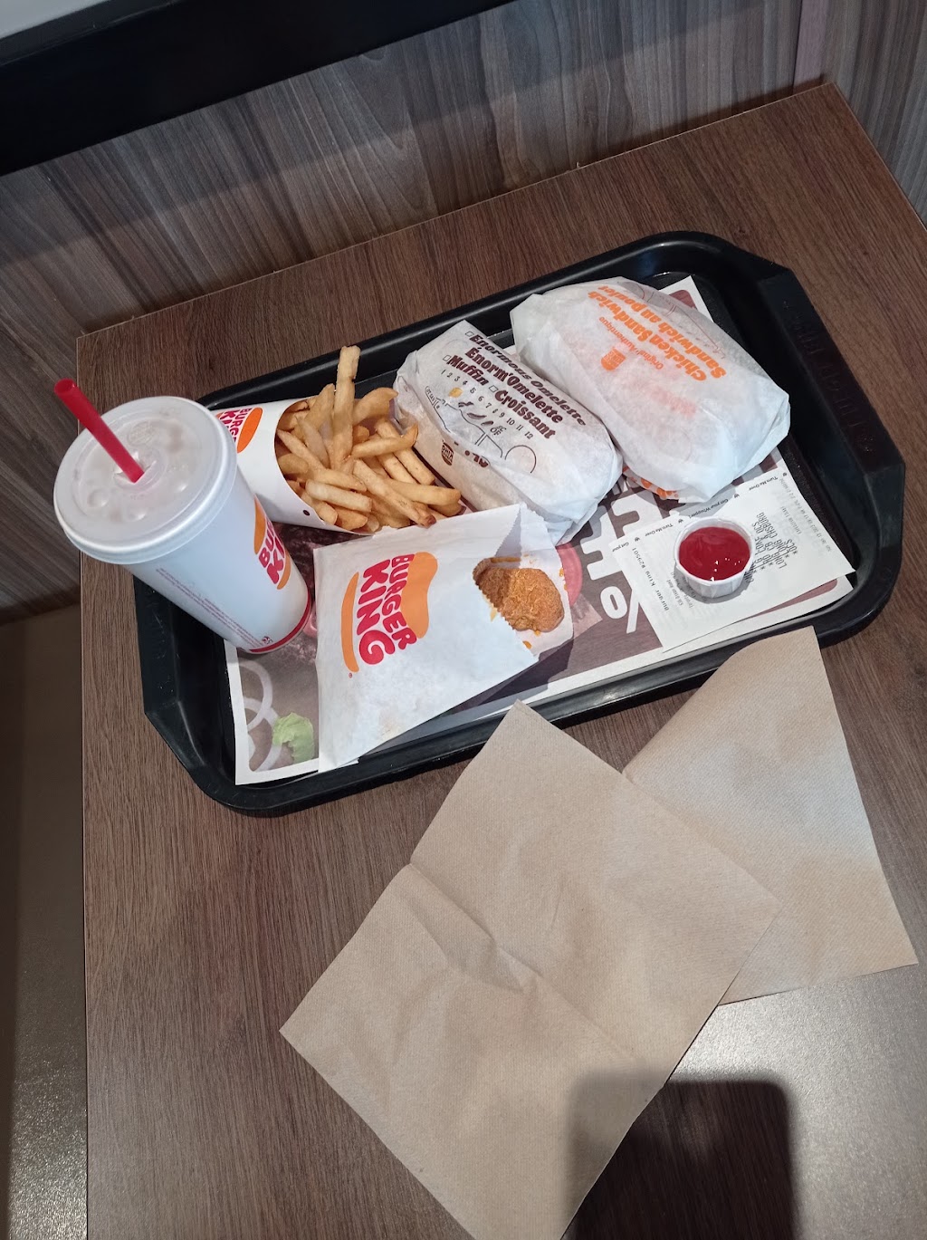 Burger King | 636 Dixon Rd, Etobicoke, ON M9W 1J1, Canada | Phone: (416) 248-0996