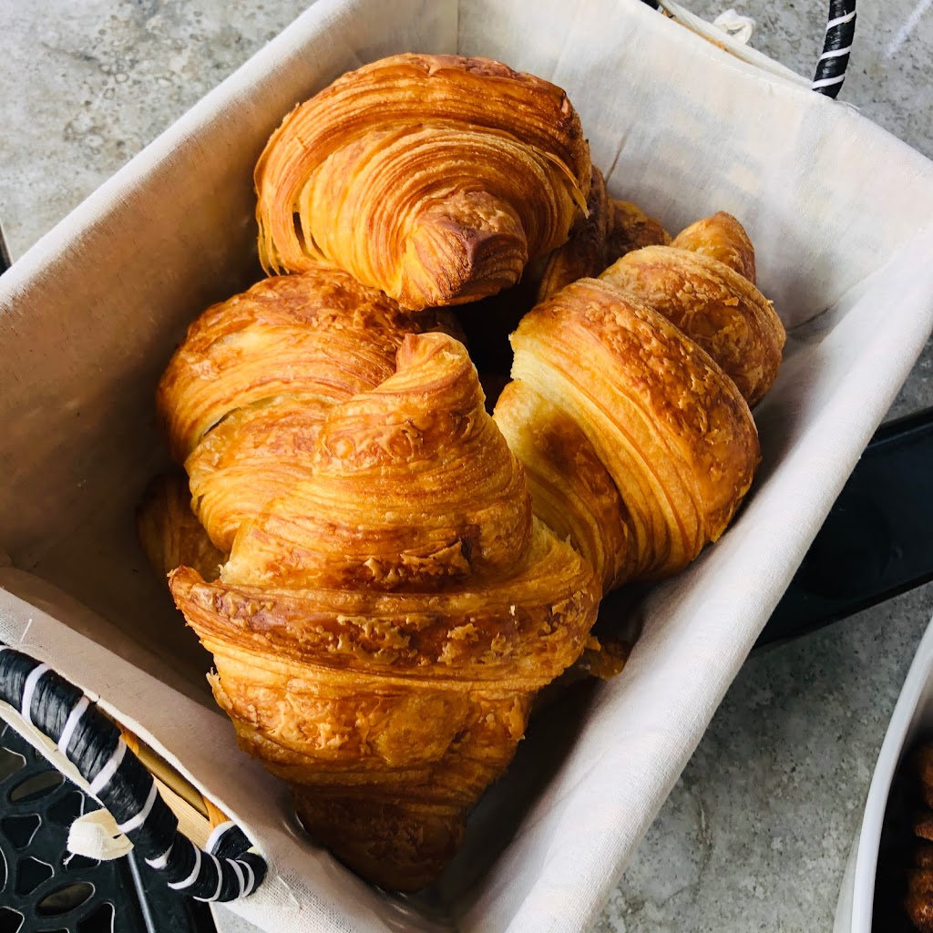 Le Gourmand Bakery | 2897 Lake Shore Blvd W, Etobicoke, ON M8V 1J3, Canada | Phone: (416) 252-2127