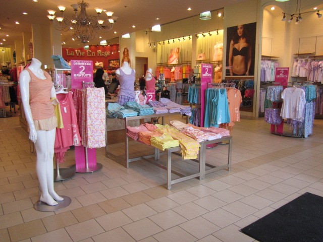 la Vie en Rose Carrefour de la rive-sud Outlet | 582 Chem. de Touraine, Boucherville, QC J4B 5E4, Canada | Phone: (450) 641-7277