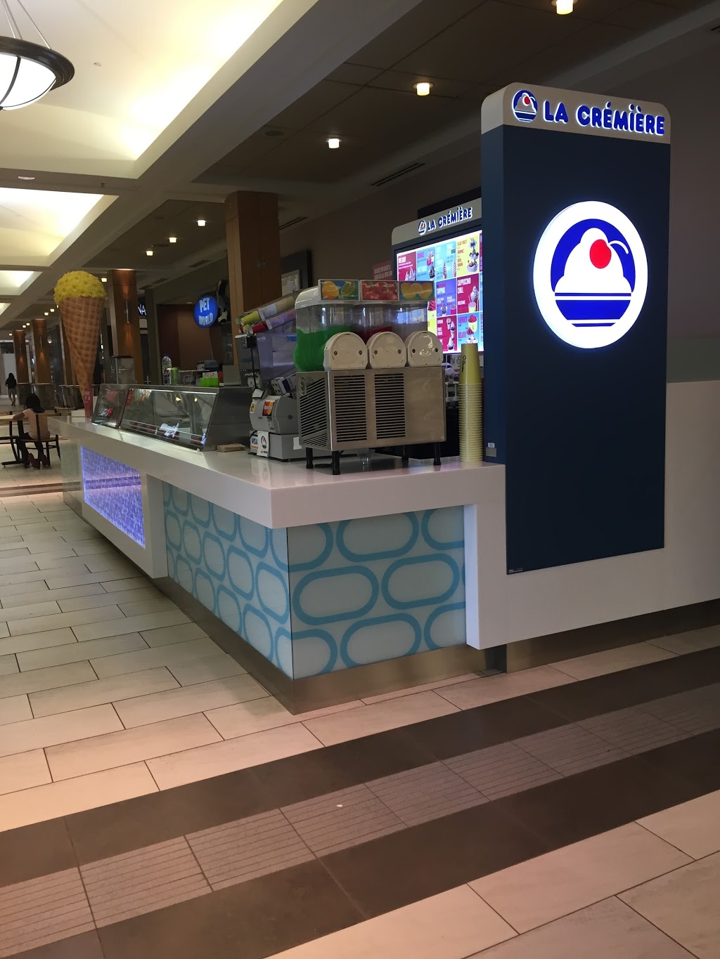 La Crémière | 100 Bayshore Dr, Nepean, ON K2B 8C1, Canada | Phone: (613) 726-8863