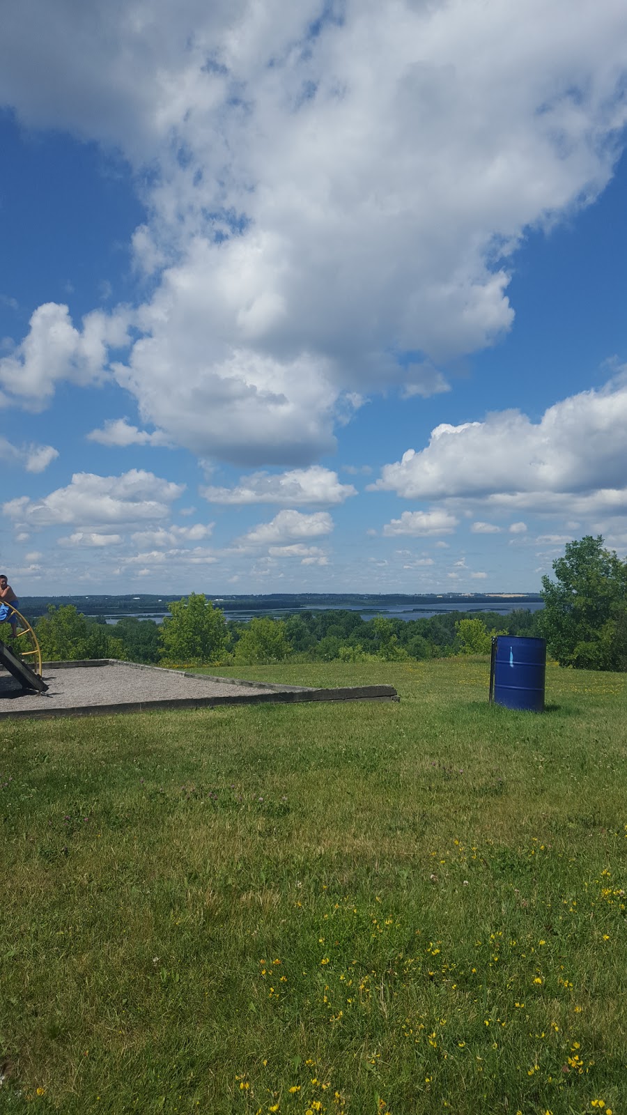 Vista Park | 68 W Park Heights, Keswick, ON L4P 3T9, Canada | Phone: (905) 476-4301 ext. 2354