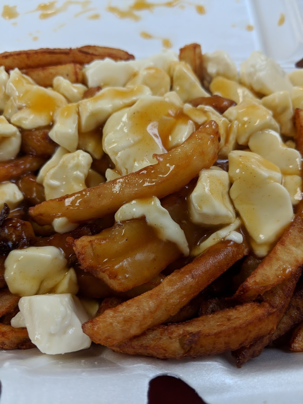 Cantine Ô Ptit Creux | 2110 QC-112, Saint-Césaire, QC J0L 1T0, Canada | Phone: (450) 947-1700