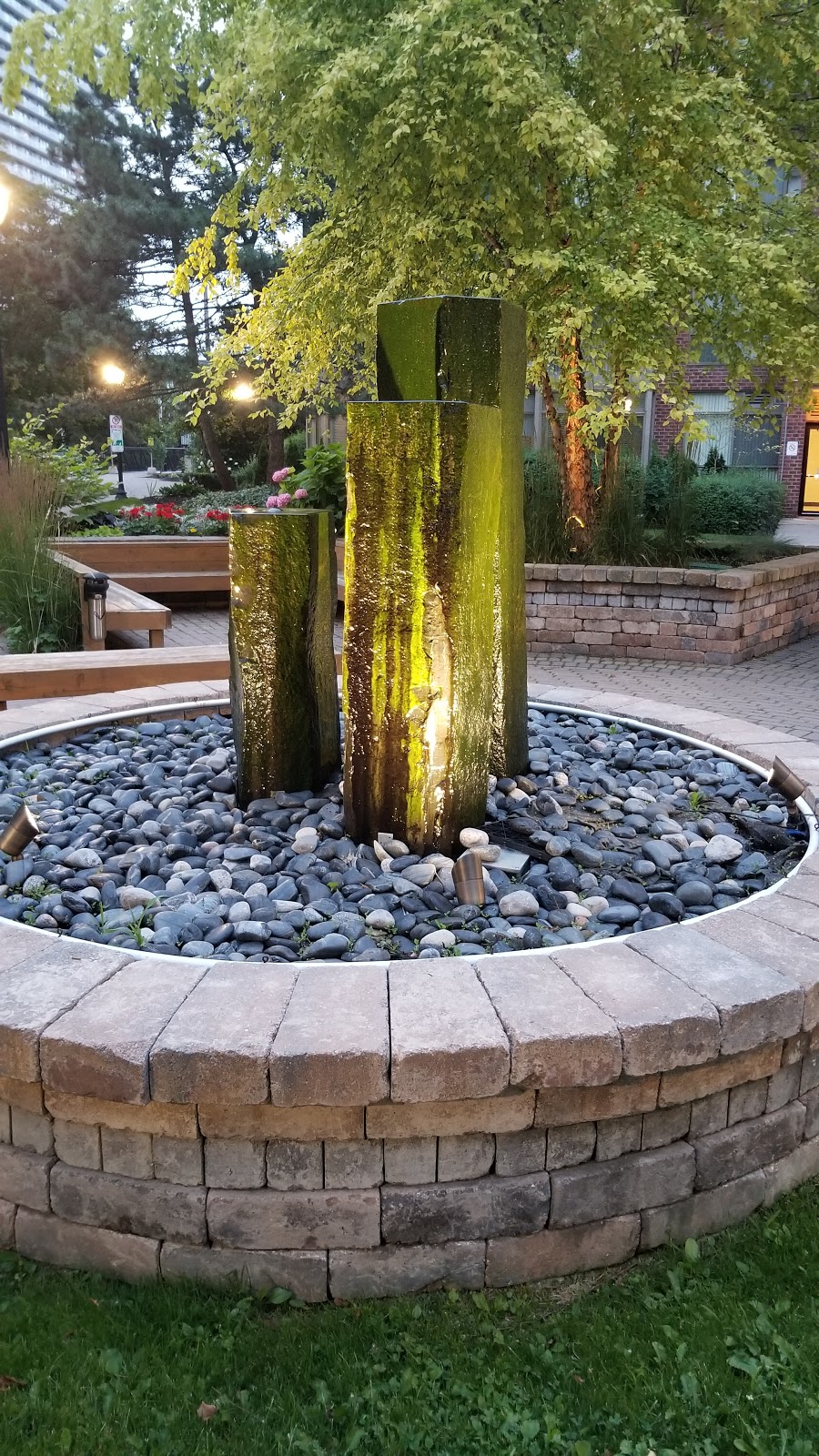 South Kingsway Village | 20 Southport St, Toronto, ON M6S 4Y8, Canada | Phone: (416) 769-5195