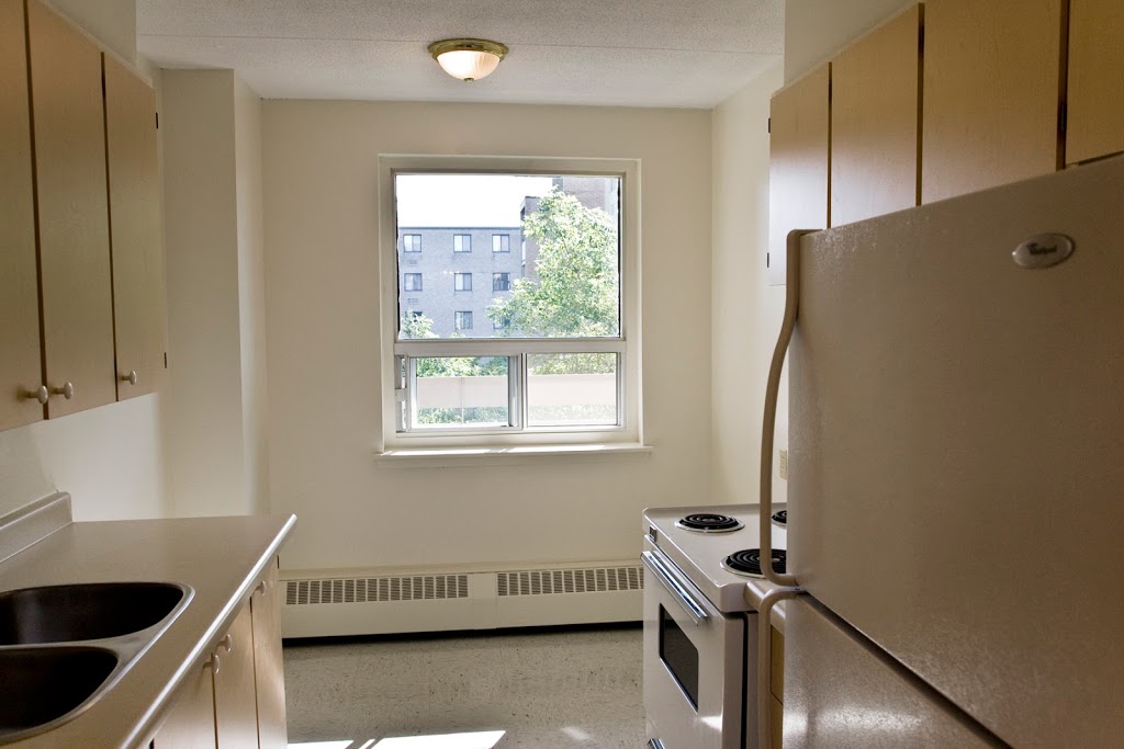 Royal Towne Apartments | 87 Westwood Rd, Guelph, ON N1H 6Y8, Canada | Phone: (519) 836-8920