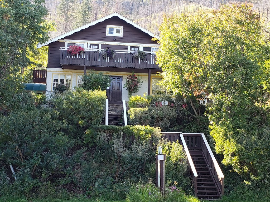 Northland Lodge | 408 Evergreen Ave, Waterton Park, AB T0K 2M0, Canada | Phone: (403) 859-2353