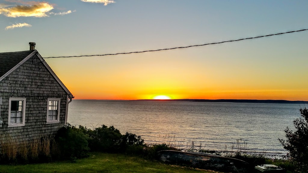 Harbour House | 1143 W Halls Harbour Rd, Centreville, NS B0P 1J0, Canada | Phone: (902) 670-9423