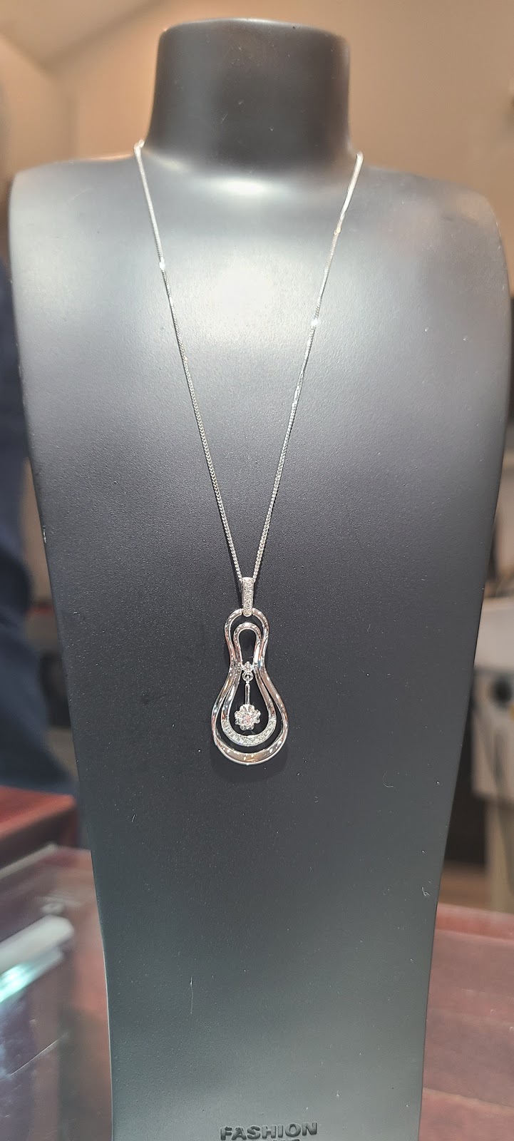 Custom Goldsmiths | 240 Erie St, Devon, AB T9G 0L7, Canada | Phone: (780) 987-3262