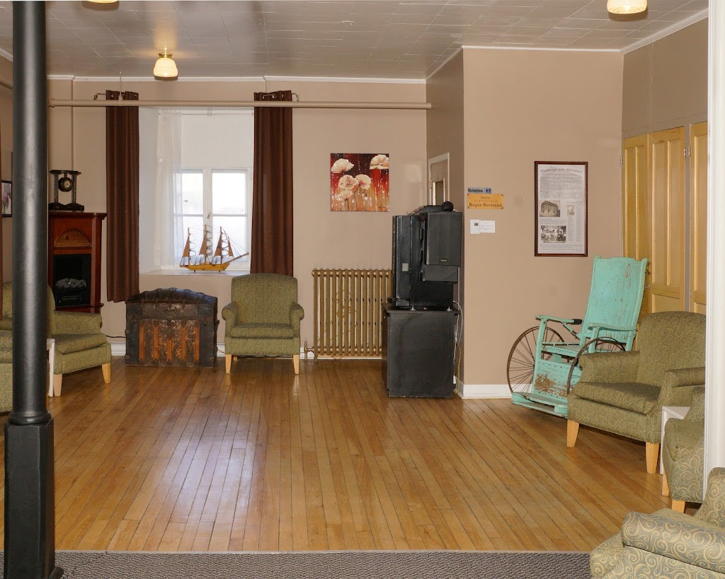 Hôtel le couvent | 370 Bd de la Montagne, Saint-Casimir, QC G0A 3L0, Canada | Phone: (418) 339-3232
