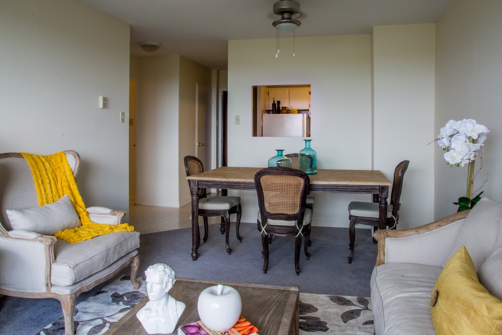 Castle Hill | 1000 Castle Hill Crescent, Ottawa, ON K2C 3L7, Canada | Phone: (613) 691-6524