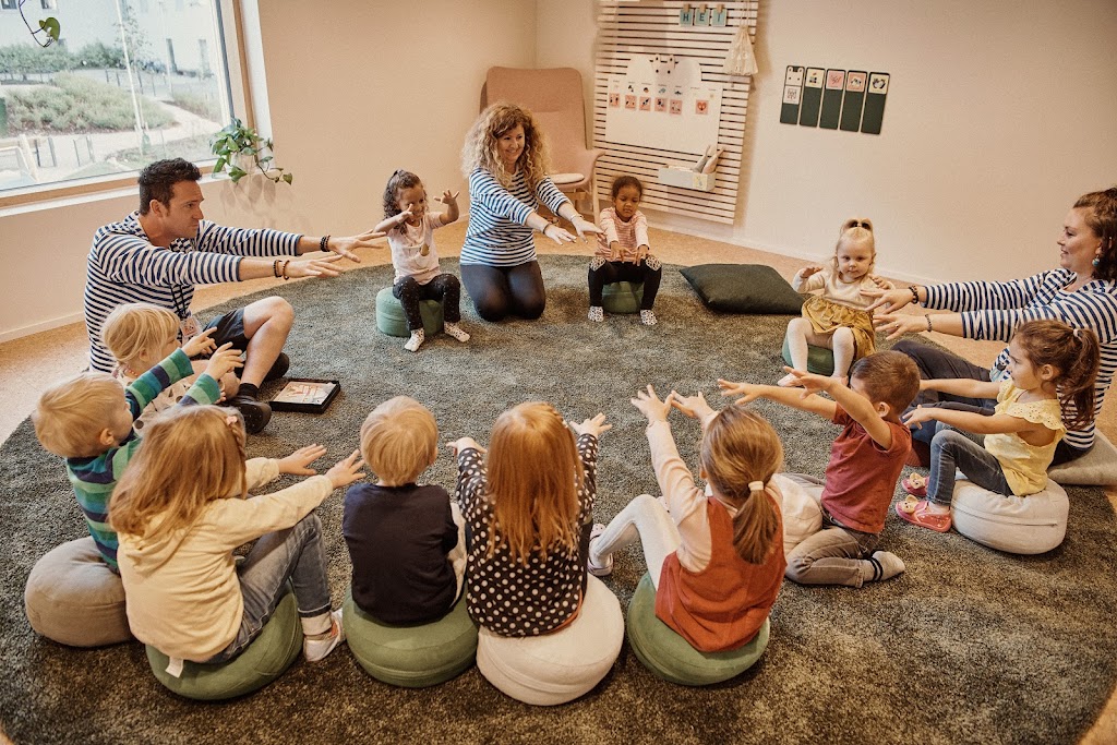 HEI Schools Waterdown Early Learning Centre | 40 Mallard Trl Unit 2A, Waterdown, ON L8B 2A3, Canada | Phone: (905) 689-6888