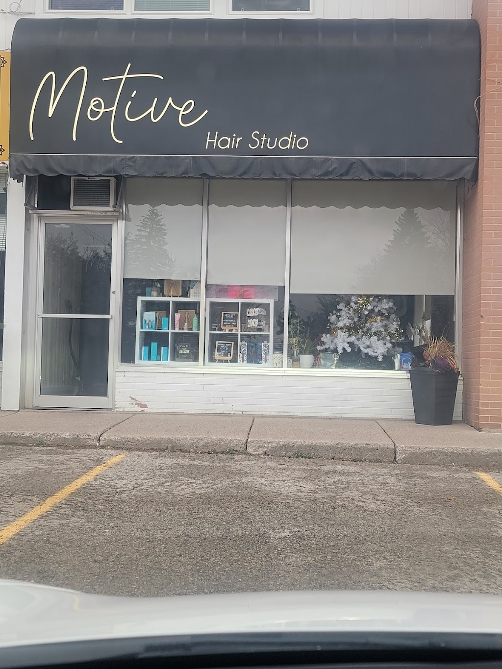 Motive Hair Studio | 166 Napier St, Barrie, ON L4M 1W5, Canada | Phone: (705) 720-2555