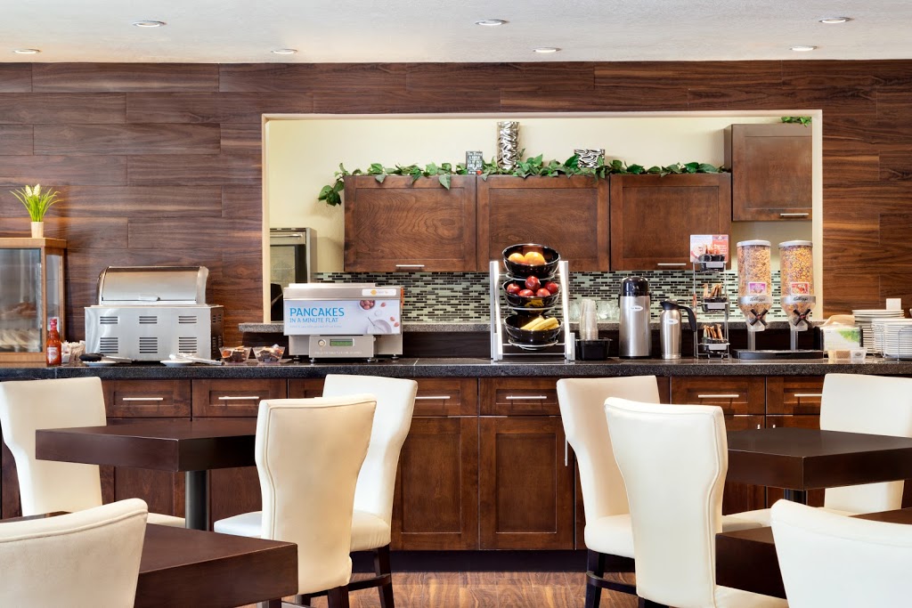 Days Inn by Wyndham Regina | Highway 1 west, 3875 Eastgate Dr, Regina, SK S4Z 1A4, Canada | Phone: (306) 522-3297