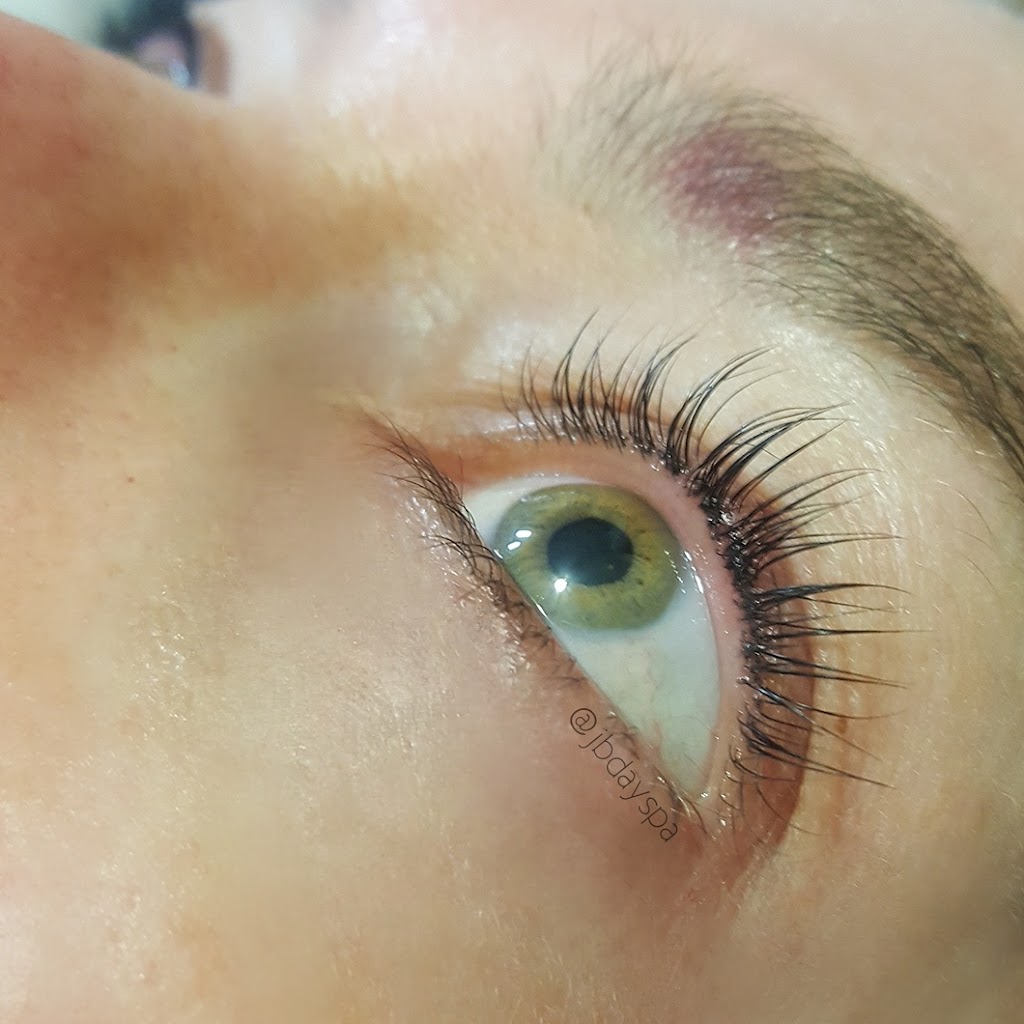 Vixens Beauty Den | 298 Nelson St, Barrie, ON L4M 4L1, Canada | Phone: (705) 716-1336