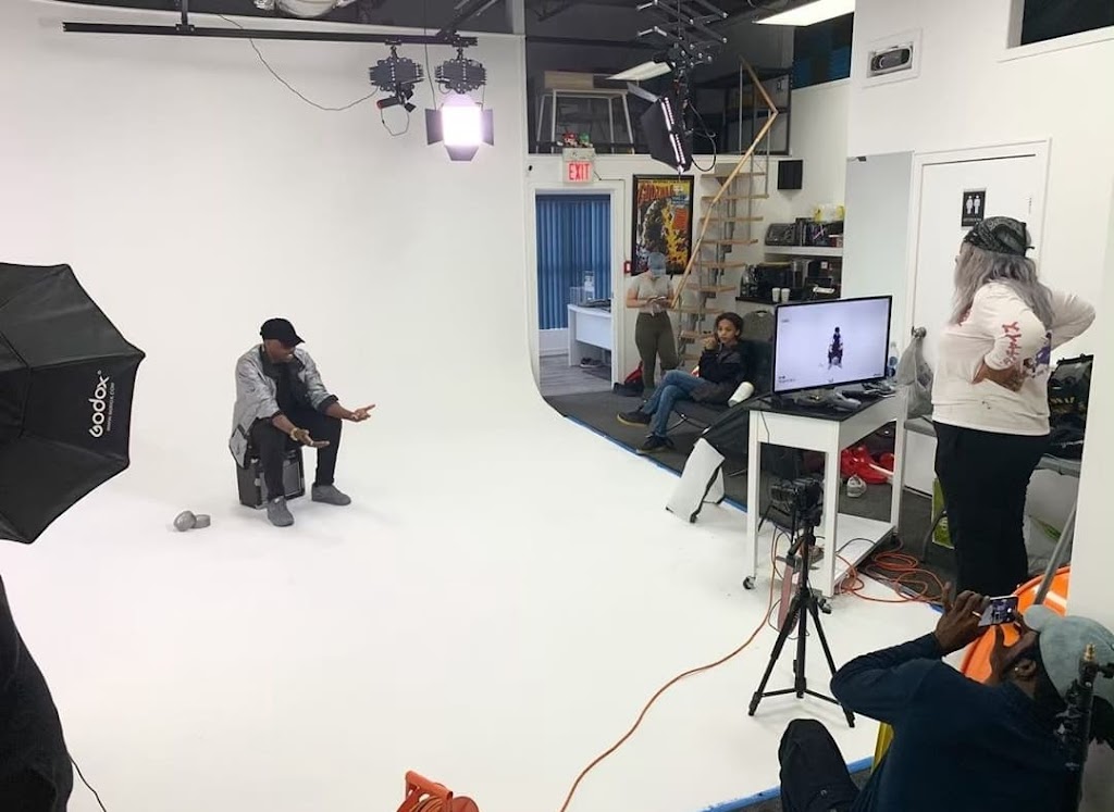 Blue Phoenix Studios | 10 Sunray St #13, Whitby, ON L1N 9B5, Canada | Phone: (289) 600-5741