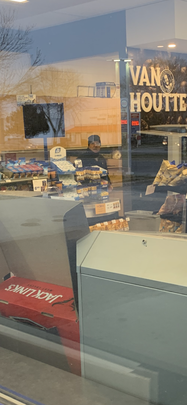 Ultramar | 3335 Bd des Sources, Dollard-des-Ormeaux, QC H9B 1Z8, Canada | Phone: (514) 684-1693