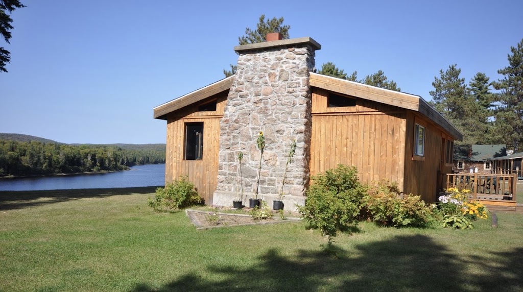 Club Gatineau | 1 Chem. de la Rivière Gatineau, Antoine-Labelle, QC J0W 1C0, Canada | Phone: (819) 440-9566