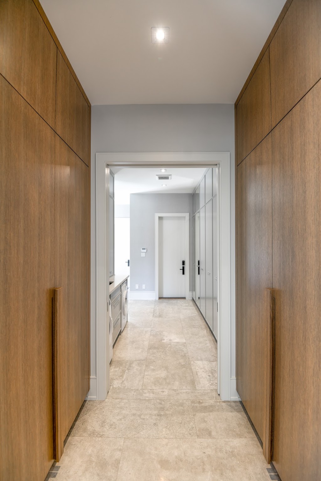 Top Notch Cabinets Inc. | 2102 Speers Rd, Oakville, ON L6L 2X8, Canada | Phone: (905) 842-3095