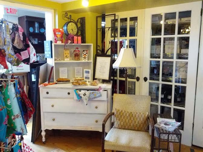 Spoil The Dog Bakery | 4 Hachborn St W, St. Jacobs, ON N0B 2N0, Canada | Phone: (519) 664-1724