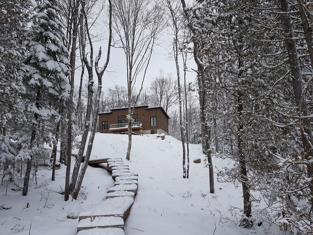 Chalet Nordique | 124 Chemin des Lacs à May, Entrelacs, QC J0T 2E0, Canada | Phone: (514) 464-2145