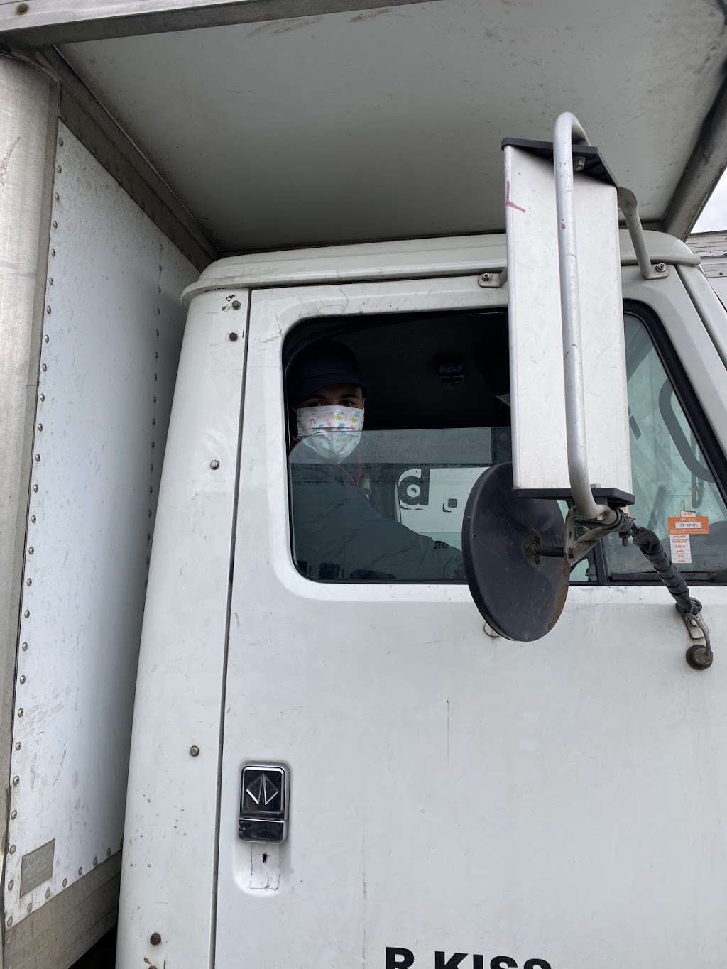 UKS Movers | 2293 Madrona Pl, Surrey, BC V4A 8A7, Canada | Phone: (778) 834-3877