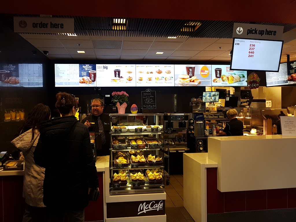 McDonalds | 1500 Upper Middle Rd W, Oakville, ON L6M 3G3, Canada | Phone: (905) 847-6236