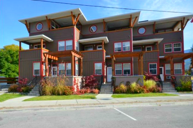 Sledders Paradise: Vacation Home & Condo Rentals | 500 Old Spallumcheen Road #202 1209 Riverside Ave Revelstoke, Sicamous, BC V0E 2V1, Canada | Phone: (204) 232-3900