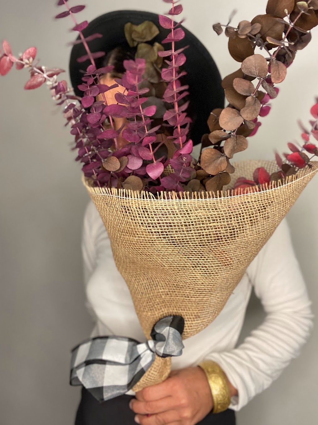 La main sur les fleurs | 1652 Rue du Sommet, Sainte-Adèle, QC J8B 2L9, Canada | Phone: (514) 993-4171