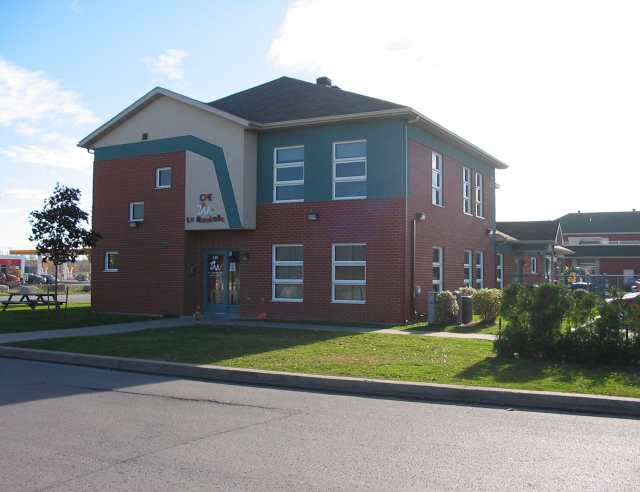 Center Petite Enfance La Marmicelle | 5500 Rue David, Saint-Hubert, QC J3Z 1H8, Canada | Phone: (450) 445-4500