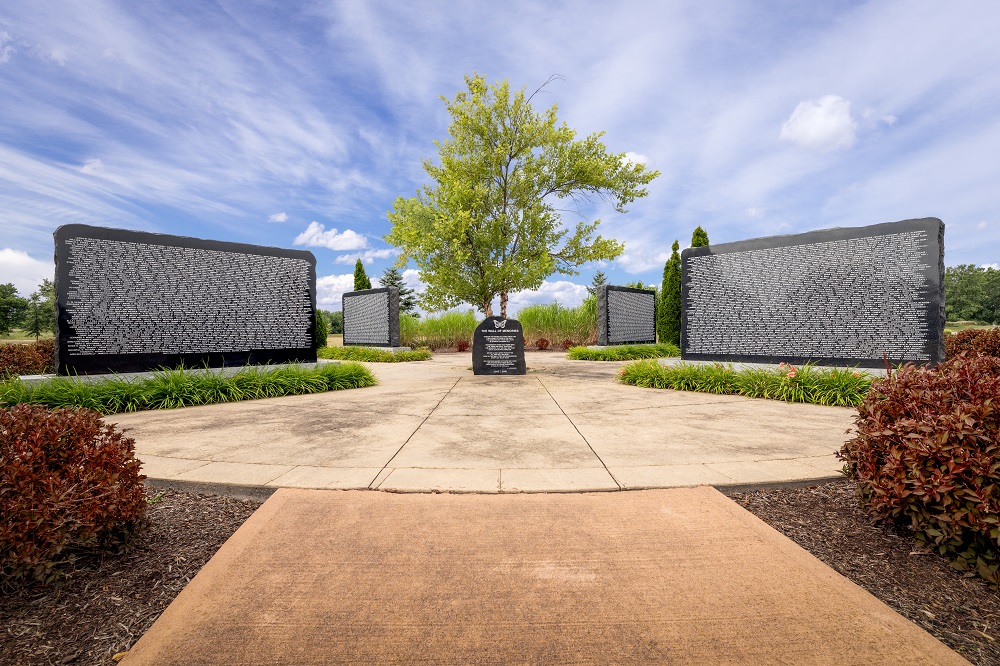 Greenlawn Memorial Gardens | 1805 ON-3, Oldcastle, ON N0R 1L0, Canada | Phone: (519) 969-5320