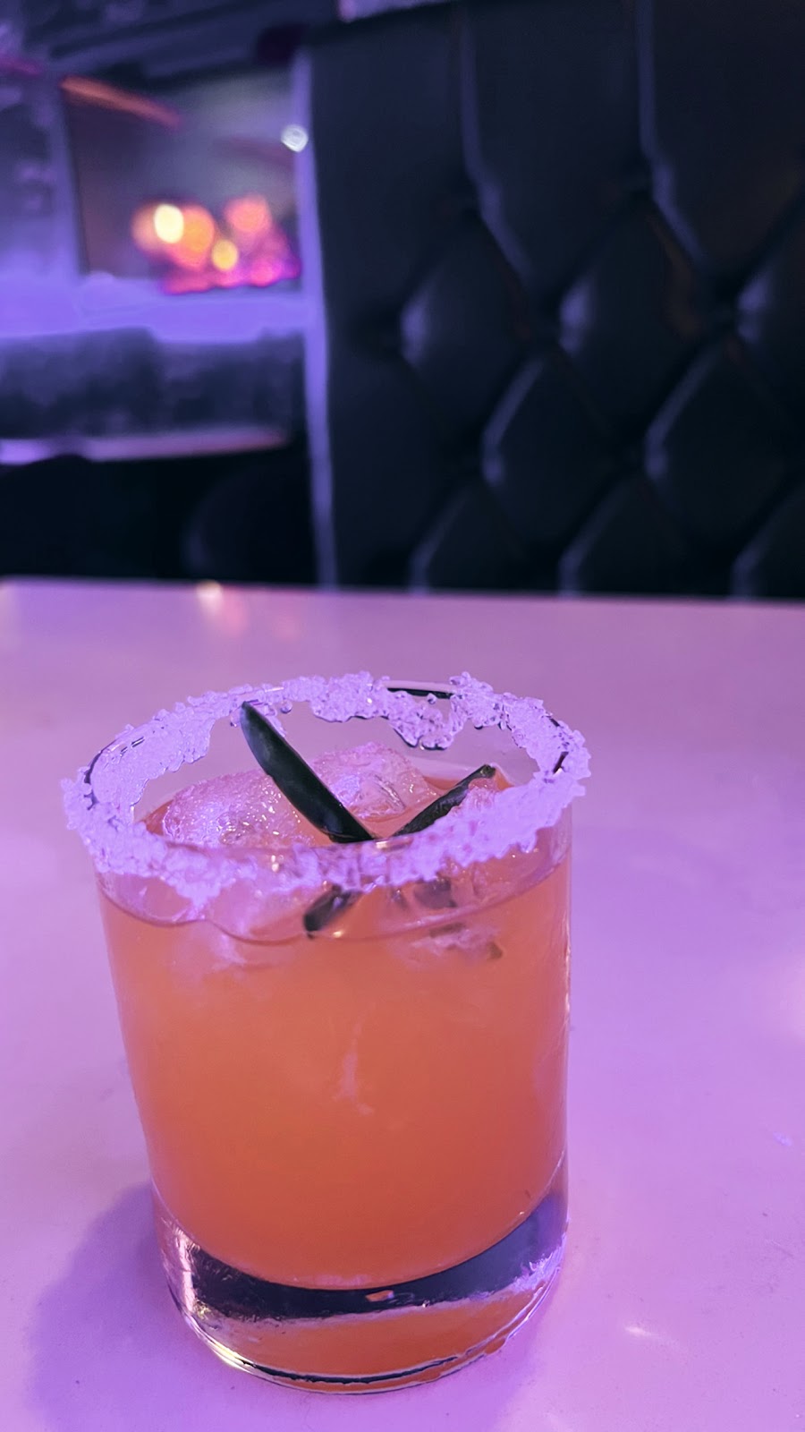 Chillz Lounge | 101 Lakeshore Mews, Barrie, ON L4M 1A6, Canada | Phone: (705) 252-9411