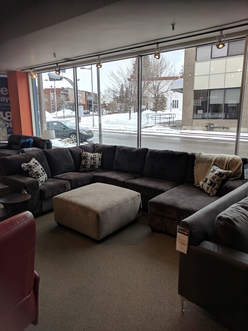 Gagnon Frères Jonquière (Centre de liquidation) | 3336 Rue Gallichan, Saguenay, QC G7X 0P1, Canada | Phone: (418) 547-2156