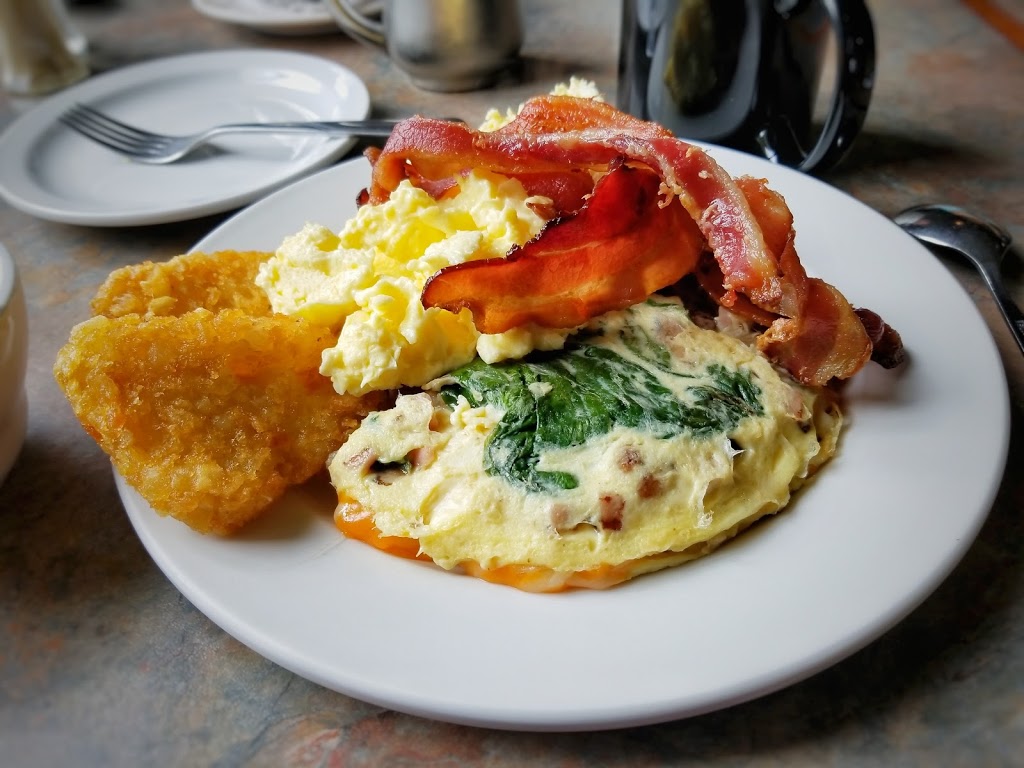 Lakeside Cafe | 100 Esplanade Ave, Harrison Hot Springs, BC V0M 1K0, Canada | Phone: (604) 796-2244