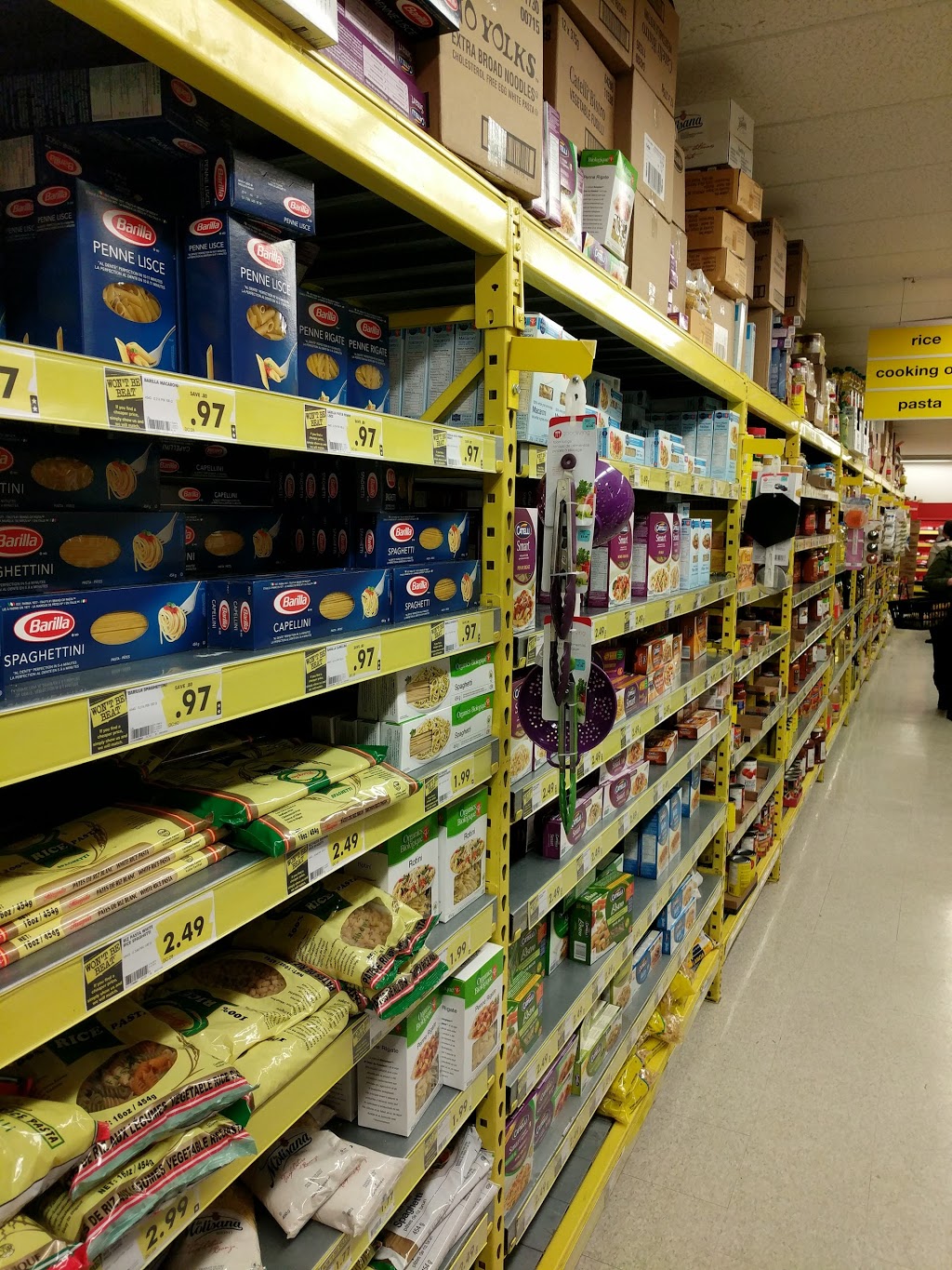 Nicholsons No Frills | 2187 Bloor St W, Toronto, ON M6S 1N2, Canada | Phone: (866) 987-6453