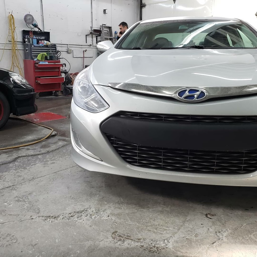 Carrosserie MPM inc. | 6050 Ch. de la Savane, Saint-Hubert, QC J3Y 8Y9, Canada | Phone: (450) 468-9444
