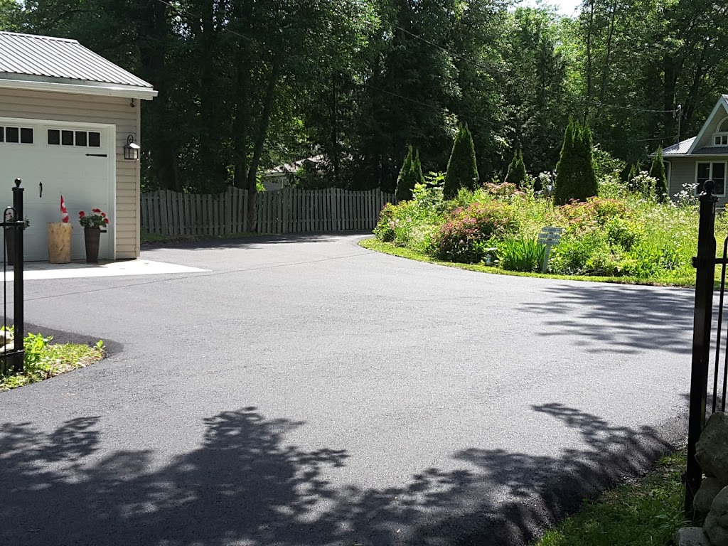 Parkdale Paving Ltd | 33 McCutcheon Ave, Nobleton, ON L0G 1N0, Canada | Phone: (519) 942-2200