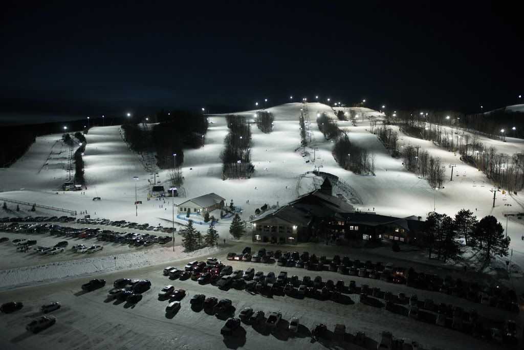 Mount St. Louis Moonstone | R.R.4, 24 Mt St Louis Rd W, Coldwater, ON L0K 1E0, Canada | Phone: (705) 835-2112