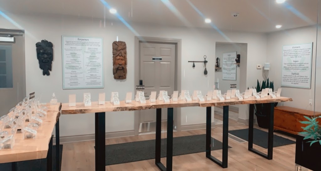 Kelly’s Cannabis | 36 King William St, Huntsville, ON P1H 1G5, Canada | Phone: (705) 787-0233