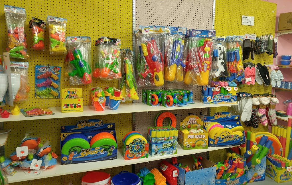 Parkys Dollar Store | 12257 ON-41, Northbrook, ON K0H 2G0, Canada | Phone: (613) 336-1777