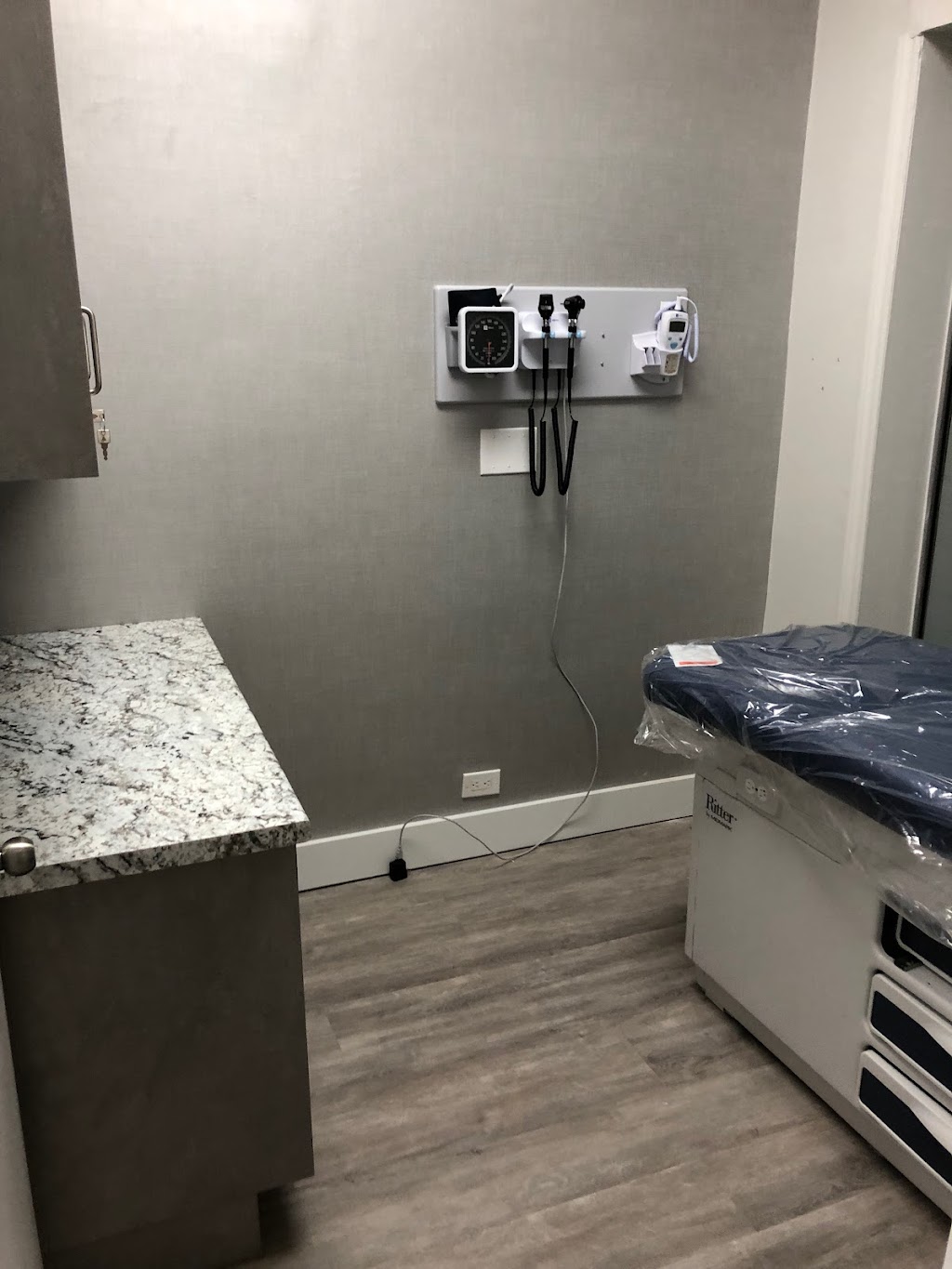 Uptown Guardian Pharmacy | 2175 Richmond St #4, London, ON N6G 3V9, Canada | Phone: (519) 850-5454