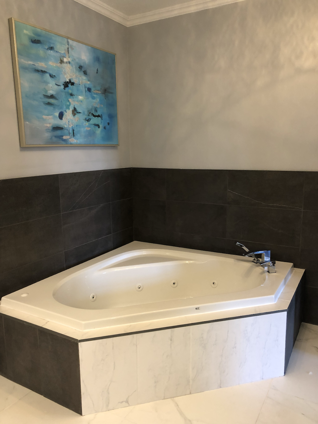 Elm Hurst Inn & Spa | 415 Harris St, Ingersoll, ON N5C 3J8, Canada | Phone: (519) 485-5321
