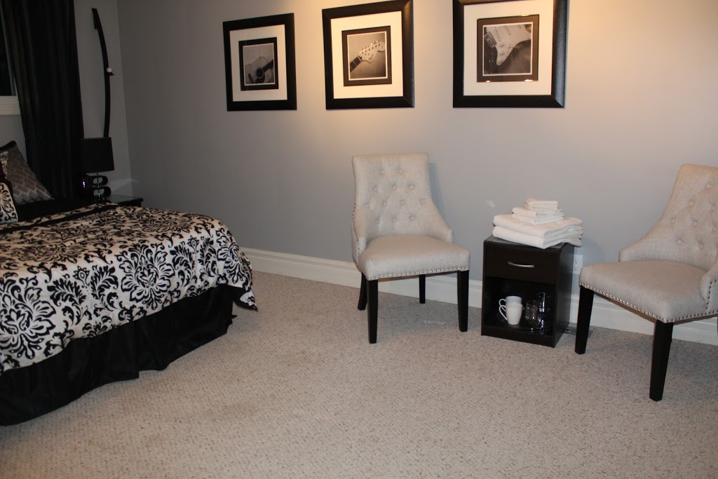 Waters Edge Bed and Breakfast | 2679 Lakeshore Rd E, Hawkestone, ON L0L 1T0, Canada | Phone: (705) 242-0117