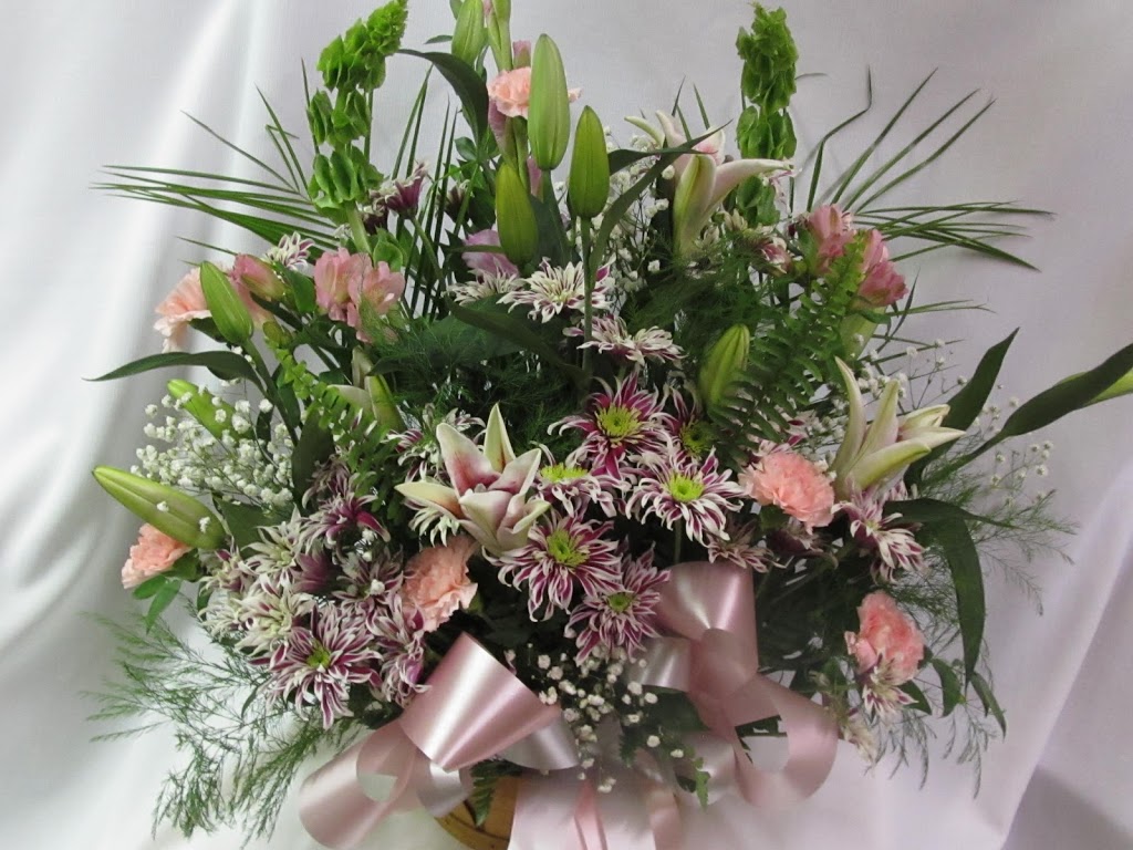 House of Inspiring Flowers | 118 Avenue Victoria, Shawville, QC J0X 2Y0, Canada | Phone: (819) 647-3878