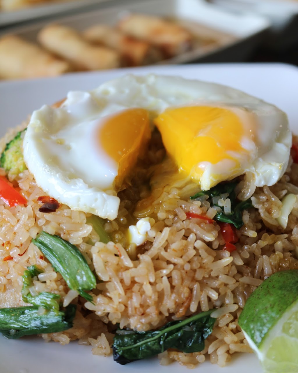 Lotus Thai & Vietnamese Cuisine | 280 Mud St W, Stoney Creek, ON L8J 3Z6, Canada | Phone: (905) 561-1888