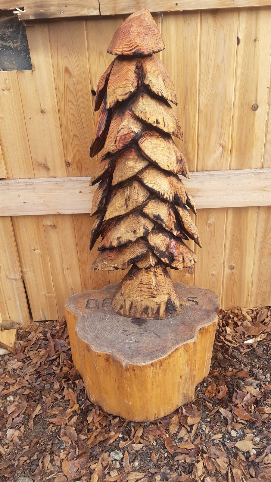 BEARS DEN CHAINSAW CARVINGS | 3710 Trans-Canada Hwy, Salmon Arm, BC V1E 3K1, Canada | Phone: (250) 515-0869