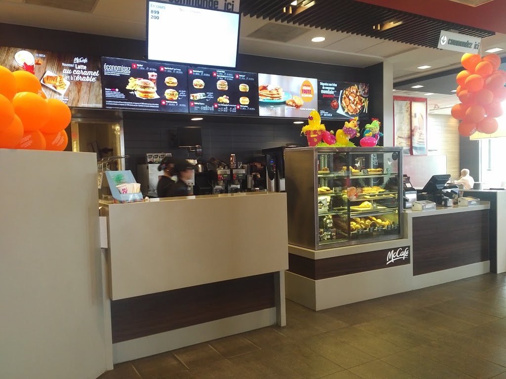McDonalds | cafe | 2831 Boulevard des Promenades, Sainte-Marthe-sur-le-Lac, QC J0N 1P0, Canada | 4506238000 OR +1 450-623-8000
