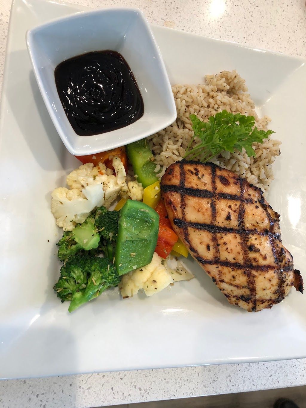Eat Clean Healthy Grill & Juice Bar - St Albert | 3500 Tudor Glen, St. Albert, AB T8N 3V3, Canada | Phone: (587) 290-4663