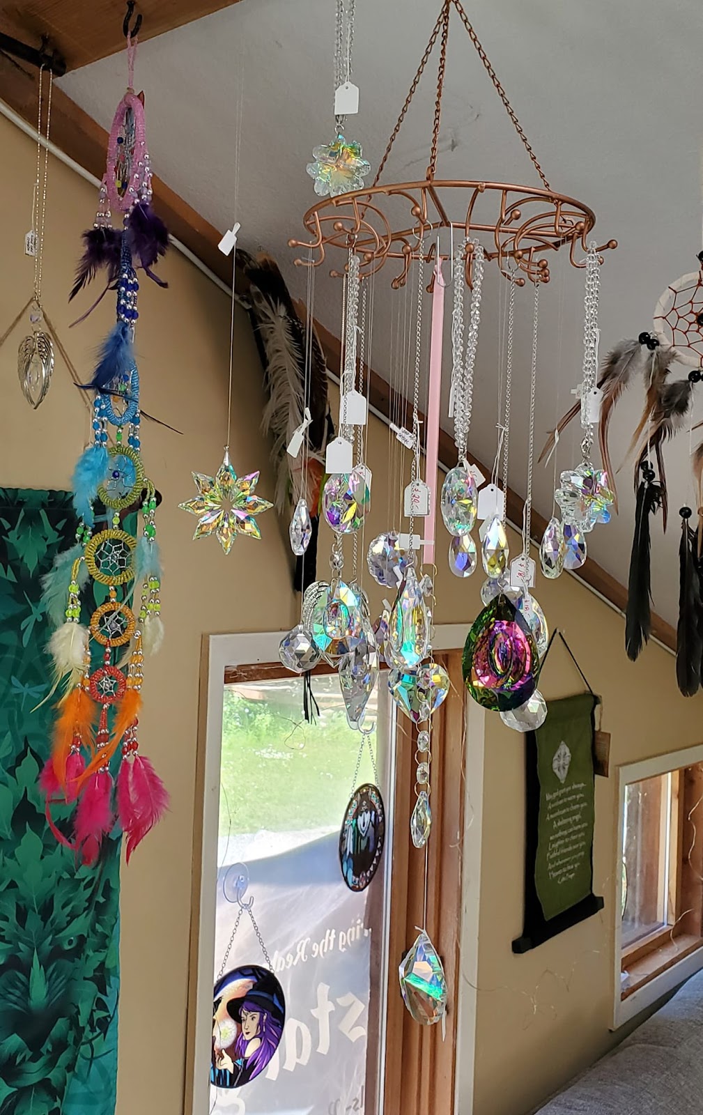 Crystal Quest | 3881 Yellow Point Rd, Ladysmith, BC V9G 1E9, Canada | Phone: (250) 240-6113